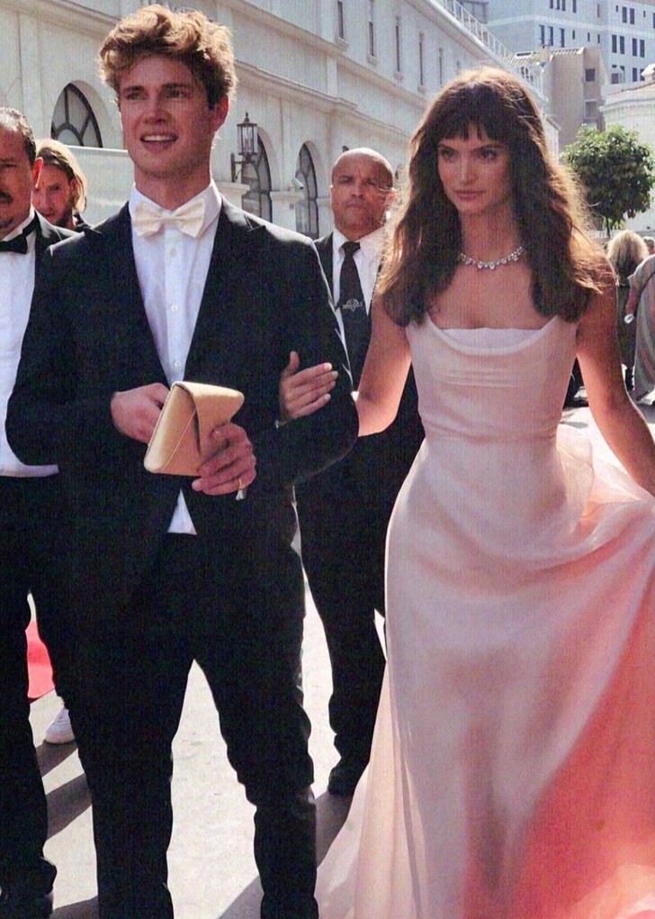 Названа причина смерти 32-летней актрисы и модели Чарлби Дин