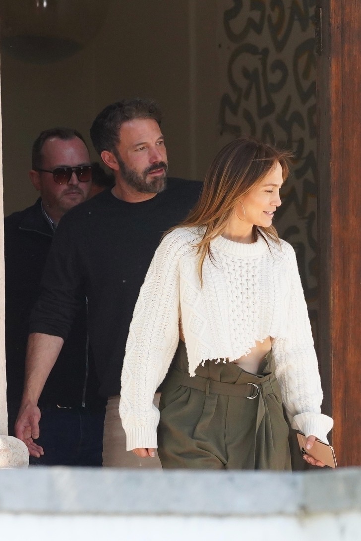 Все серьезно: счастливые Дженнифер Лопес и Бен Аффлек выбирают дом за 165 миллионов долларов