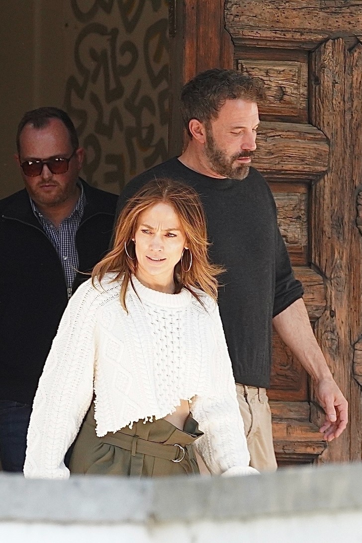 Все серьезно: счастливые Дженнифер Лопес и Бен Аффлек выбирают дом за 165 миллионов долларов