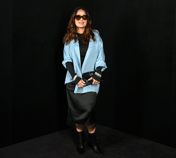 Невероятные дочери Сальмы Хайек: редкий выход актрисы вместе с супругом и детьми на показе Balenciaga