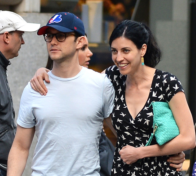 Джозеф Гордон-Левитт и Таша МакКолей