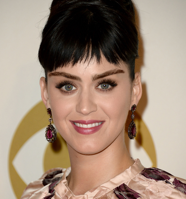 кэти перри с бровями кары делевинь мемы фотожабы