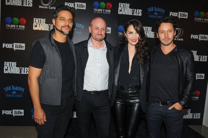 Наталья Орейро и Бен Викунья (справа от Натальи)