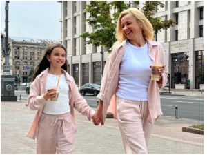 Брюки-карго, рубашка-топ и мини-юбка: дочь Ребрик продемонстрировала самую трендовую школьную форму