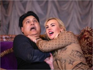 Чуть не отправила в нокаут: Камалия показала, как выясняет отношения с бывшим мужем Захуром – перед десятками камер (фото)