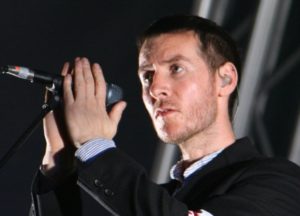 Фронтмен Massive Attack представил новую версию песни Обійми