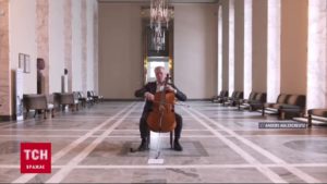 Министр правительства Финляндии сыграл Червону калину