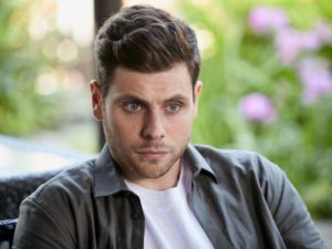 С перерывом в 9 лет: Артур Логай возвращается на сцену и в кино