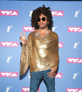 Секс, стиль и рок-н-ролл: 20 знаковых выходов Ленни Кравица