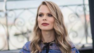 Такая же, только с темными волосами: Оля Фреймут показала редкое фото с младшей на 10 лет сестрой