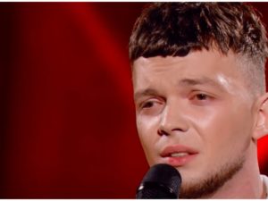 У поклонников мурашки по коже: любимчик Нади Дорофеевой спел щемящий трек и заплакал