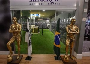 В Бразилии открыли золотой мавзолей Пеле