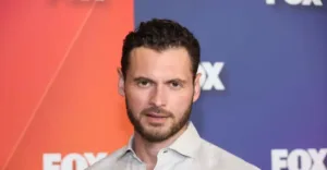 Звезда сериала “Последний кандидат” Адан Канто умер от рака аппендикса