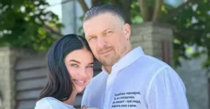 Александр Усик в четвертый раз стал отцом – жена родила дочь весом почти 5 кг