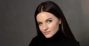 Ведущие “Исландии” удалили видео с оскорблениями интервьюерки Алины Доротюк, она хочет подать в суд