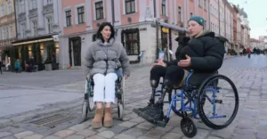 Александр “Терен”, потерявший обе ноги на фронте, вместе со звездами проверит города на безбарьерность