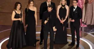 Мстислав Чернов с “Оскаром” в руках записал обращение к украинцам