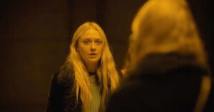 Дата релиза предстоящего триллера “The Watchers” была отложена на неделю, что бы избежать конкуренции с “The Crow”