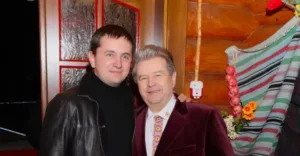 Михаил Поплавский на архивных фото показал, как вместе с сыном изменились за 40 лет