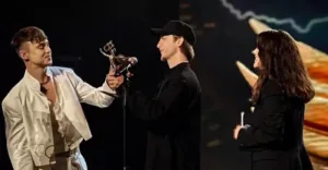 “Антитіла”, Пивоваров и Klavdia Petrivna победили на YUNA-2024, одну из наград вручал новый Холостяк