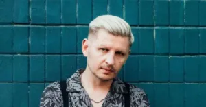 Фронтмен группы “Фиолет” Сергей Мартынюк вступил в ВСУ добровольцем и показался в военной форме