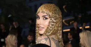 Блогер Таня Коряк позировала на Каннском кинофестивале в нарядах от Andre Tan, Lesia Patoka и GASANOVA