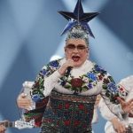 “Мама” Верки Сердючки отреагировала на скандал вокруг концерта артистки, где звучали русскоязычные песни