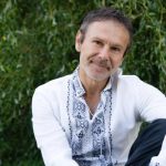 Вакарчук спел в киевском метро после ночного обстрела