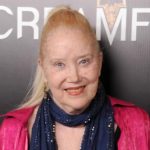 Умерла звезда фильмов “Анна” и “Брюс Всемогущий” Салли Киркленд