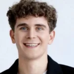 Скандально известный блогер Артур Бабич получил российский паспорт