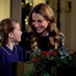 Принцессы Кэтрин и Шарлотта сыграли дуэтом на рождественском концерте