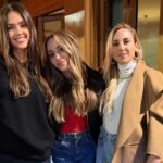 Джессика Альба только что доказала, как легко носить юбку зимой с комфортом — скопируйте ее образ от 7 долларов