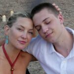 Кейт Хадсон отмечает 22-й день рождения старшего сына Райдера милыми ретро-фотографиями: «Так горжусь тем человеком, которым ты являешься»