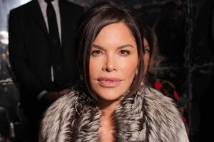 Лорен Санчес Безос едва избежала поражения на высоких каблуках