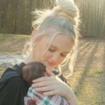 Шеф-повар TikTok Тини Янгер «все еще пытается эмоционально и физически исцелиться» после потери дочери-близнеца