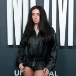 Charli XCX заявила о поддержке Украины после посещения вечеринки, организованной россиянкой