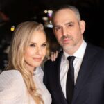 Лесли Гроссман и Саша Пенн поженились! Внутри их летнего побега и зимней свадьбы (эксклюзив)