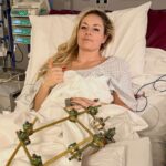 Линдси Вонн сказала фанатам: «Не грустите» по ней в обновлении после операции, и вспоминает, где она была мысленно во время аварии