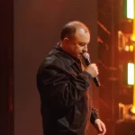 Концерт Виктора Павлика остановили, потому что он “ужасно пел”? Что говорят о скандале его жена и организаторы