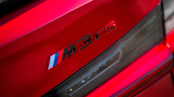 BMW M3 CS Handschalter вид в профиль