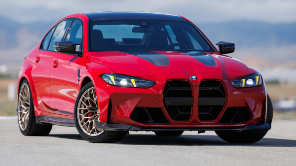 BMW M3 CS Handschalter вид сбоку