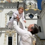 Притула крестил младшего сына в поврежденной Киево-Печерской лавре