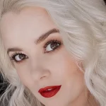 «Сердцебиение так и не появилось»: Мика Ньютон впервые рассказала о выкидыше